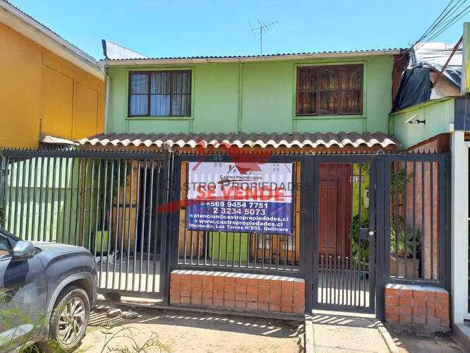 Hermosa Casa de Dos Pisos con 3 Dormitorios, 2 Baños, Quilicura.