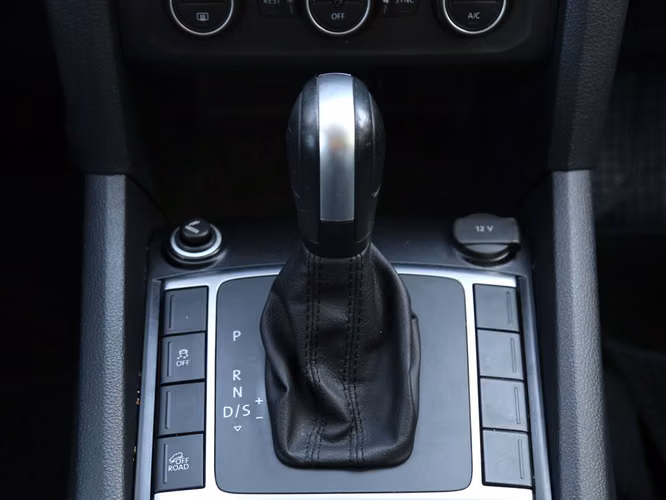 VOLKSWAGEN AMAROK 2023