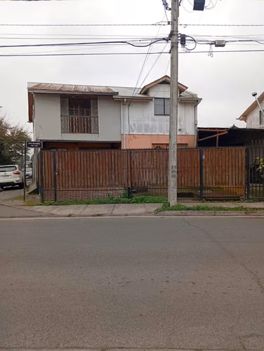 VENTA DE CASA EN SECTOR BOMBERO GARRIDO 4 DORM 3 ESTAC.