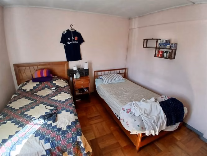 CASA 3D 1B A PASOS DE METRO LAS REJAS