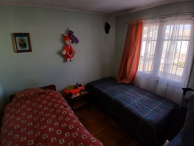 CASA 3D 1B A PASOS DE METRO LAS REJAS