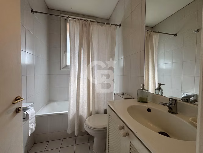 Exclusiva Casa en Vitacura con Gran vista y Jardín - Imagen 8