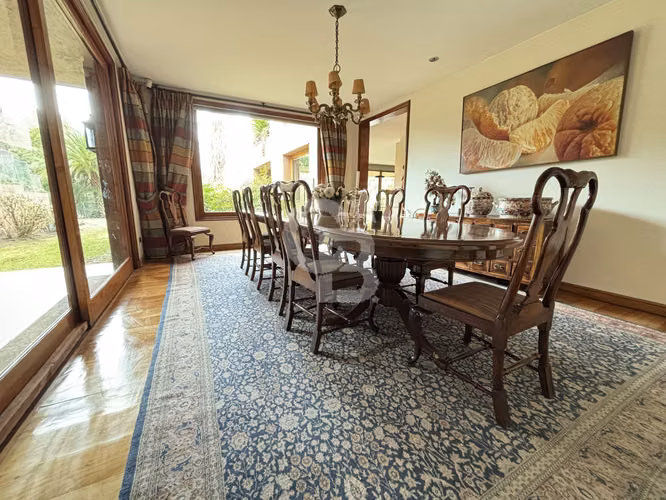 Exclusiva Casa en Vitacura con Gran vista y Jardín - Imagen 5