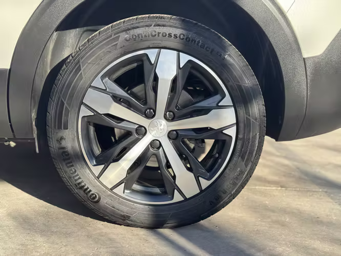 PEUGEOT 5008 - Imagen 13