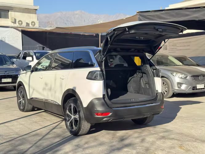 PEUGEOT 5008 - Imagen 7