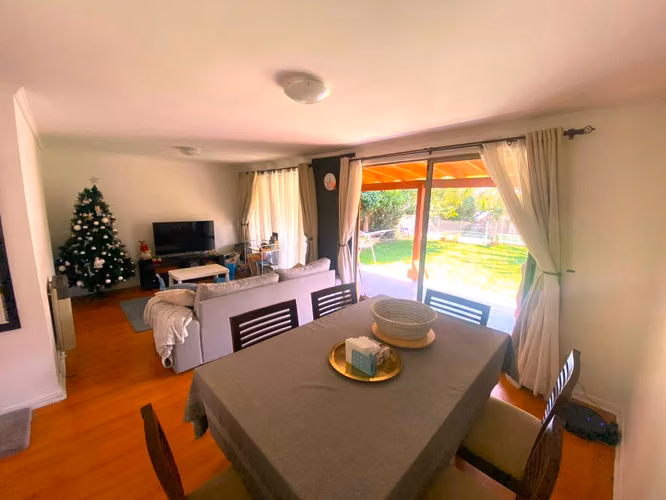 ARRIENDO CASA AYRES 4 DORMITORIOS 3 BAÑOS EN CONDOMINIO