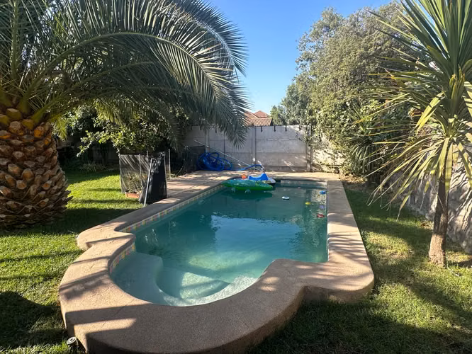 ARRIENDO CASA AYRES 4 DORMITORIOS 3 BAÑOS EN CONDOMINIO