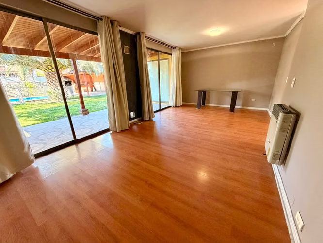 ARRIENDO CASA AYRES 4 DORMITORIOS 3 BAÑOS EN CONDOMINIO