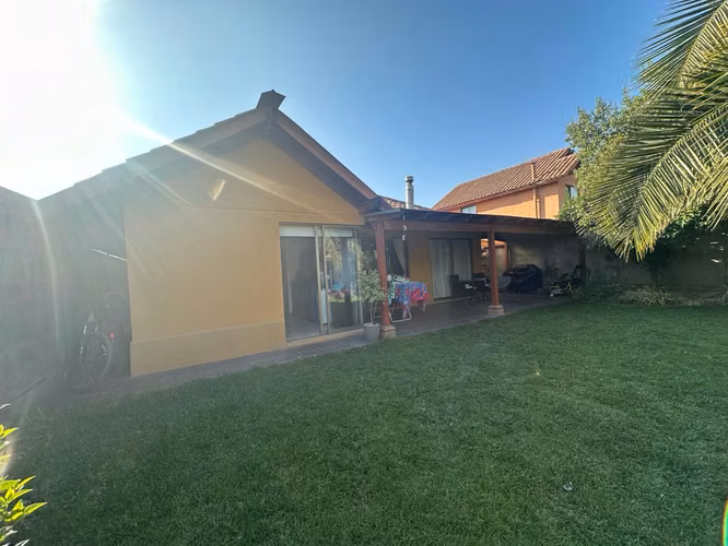 ARRIENDO CASA AYRES 4 DORMITORIOS 3 BAÑOS EN CONDOMINIO