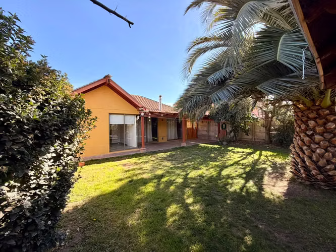 ARRIENDO CASA AYRES 4 DORMITORIOS 3 BAÑOS EN CONDOMINIO