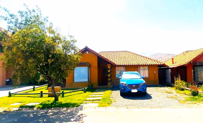 ARRIENDO CASA AYRES 4 DORMITORIOS 3 BAÑOS EN CONDOMINIO
