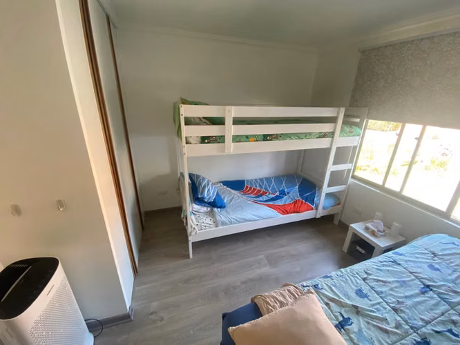 ARRIENDO CASA AYRES 4 DORMITORIOS 3 BAÑOS EN CONDOMINIO