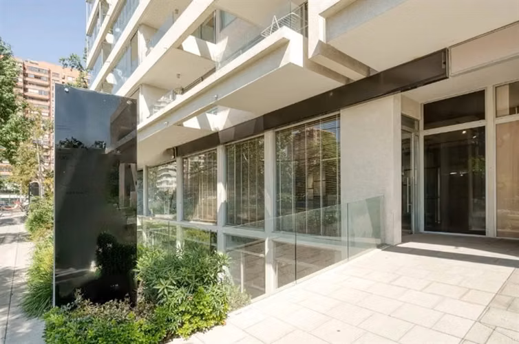 Local Comercial ARRIENDO Vitacura 2 plantas total 224,32 Mt2