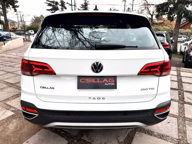 VOLKSWAGEN TAOS HIGHLINE TSI 250  2022