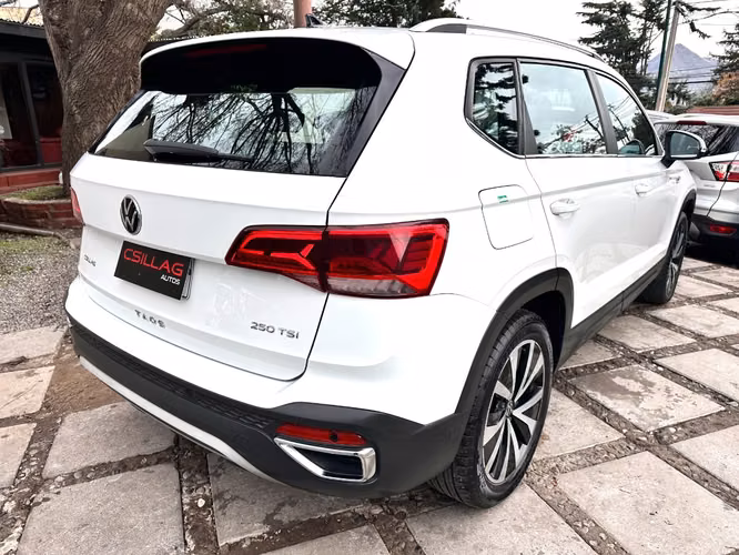 VOLKSWAGEN TAOS HIGHLINE TSI 250  2022