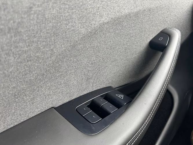 TESLA MODEL 3 STANDARD RANGE 2026