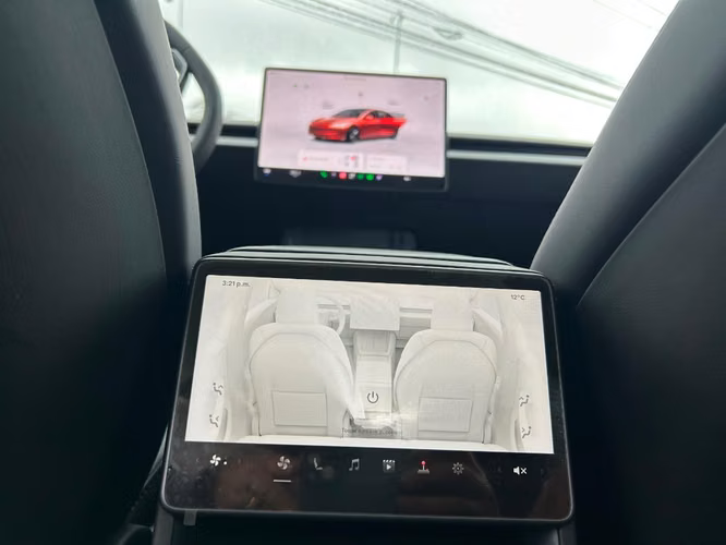 TESLA MODEL 3 STANDARD RANGE 2026