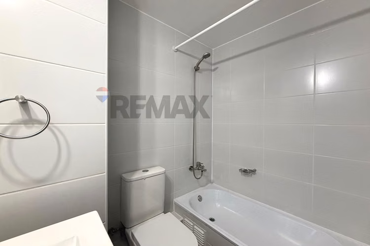 Arriendo 2d+2b con estac y bodega rosas