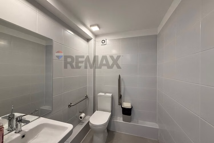 Arriendo 2d+2b con estac y bodega rosas