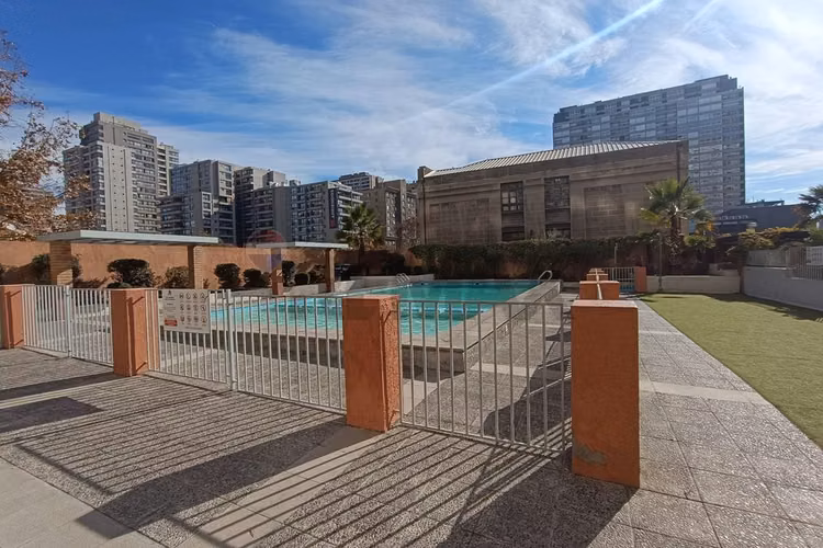 Excelente ubicación, piscina y conectividad