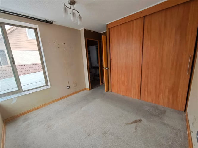 CASA Casa con frente a Av San Carlos, Uso Comercial y Habitacional , 1 Local