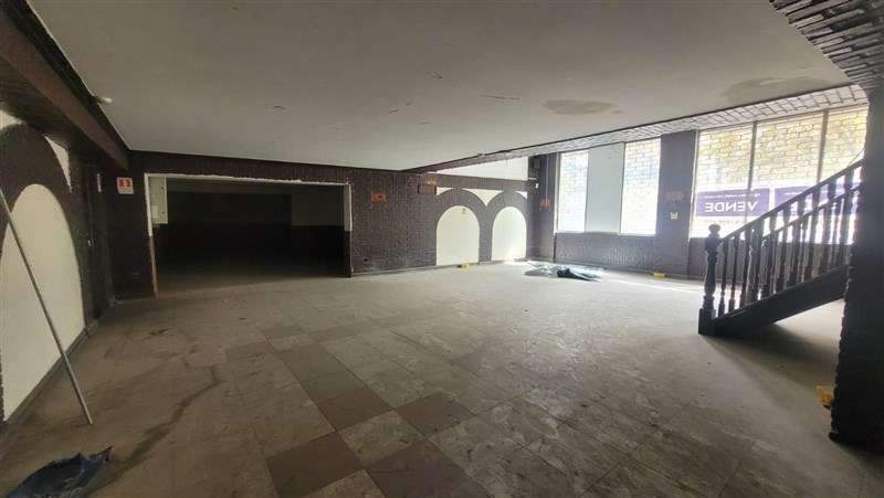 LOCAL COMERCIAL Local de 524 m2 CON FRENTE ALAMEDA, al lado Hotel San Francisco, METRO U DE CHILE