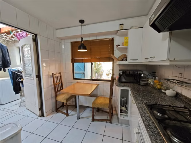 CASA Gran casa en condominio cerrado, 5 dorm, 4 baños, Mall Quilin, Peñalolén