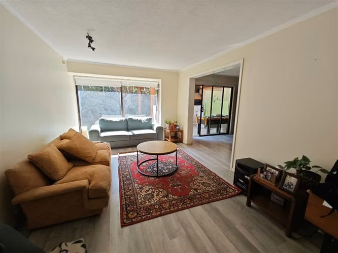 CASA Gran casa en condominio cerrado, 5 dorm, 4 baños, Mall Quilin, Peñalolén