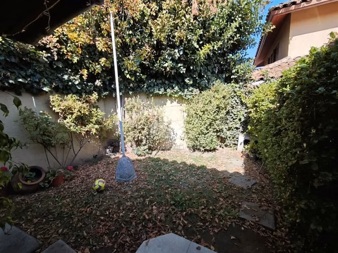 CASA Gran casa en condominio cerrado, 5 dorm, 4 baños, Mall Quilin, Peñalolén