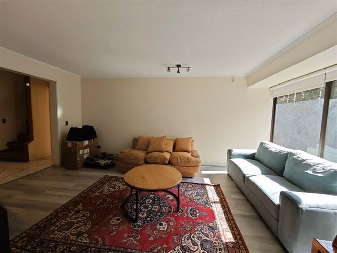 CASA Gran casa en condominio cerrado, 5 dorm, 4 baños, Mall Quilin, Peñalolén
