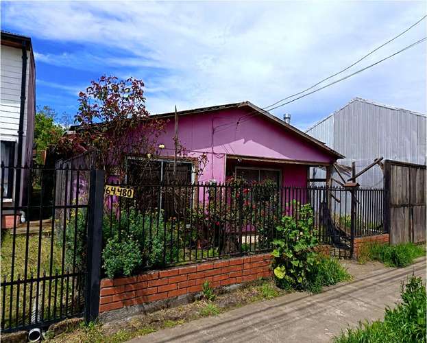 SE VENDE CASA EN YUNGAY EXCELENTE UBICACION