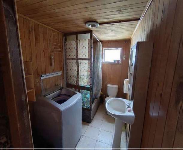 SE VENDE CASA EN YUNGAY EXCELENTE UBICACION