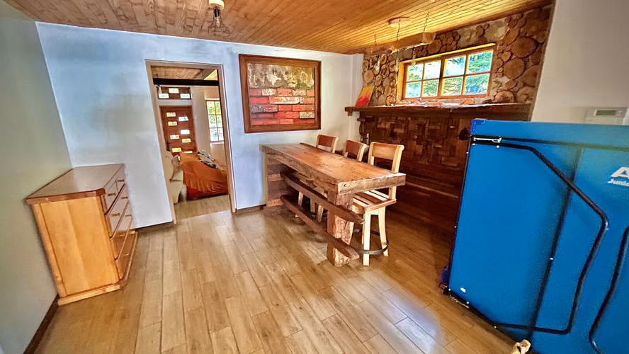 Venta 5 casas, 560 m2. Camino al Volcán. Pucón.