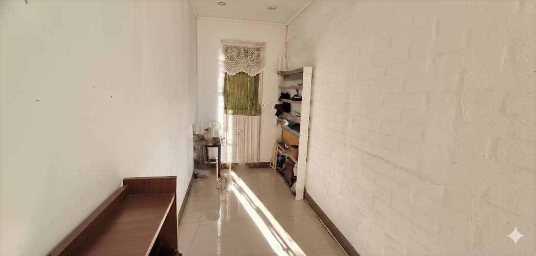 Arriendo de bodega / oficina, en La Cruz, paradero 14,5.  $130.000.