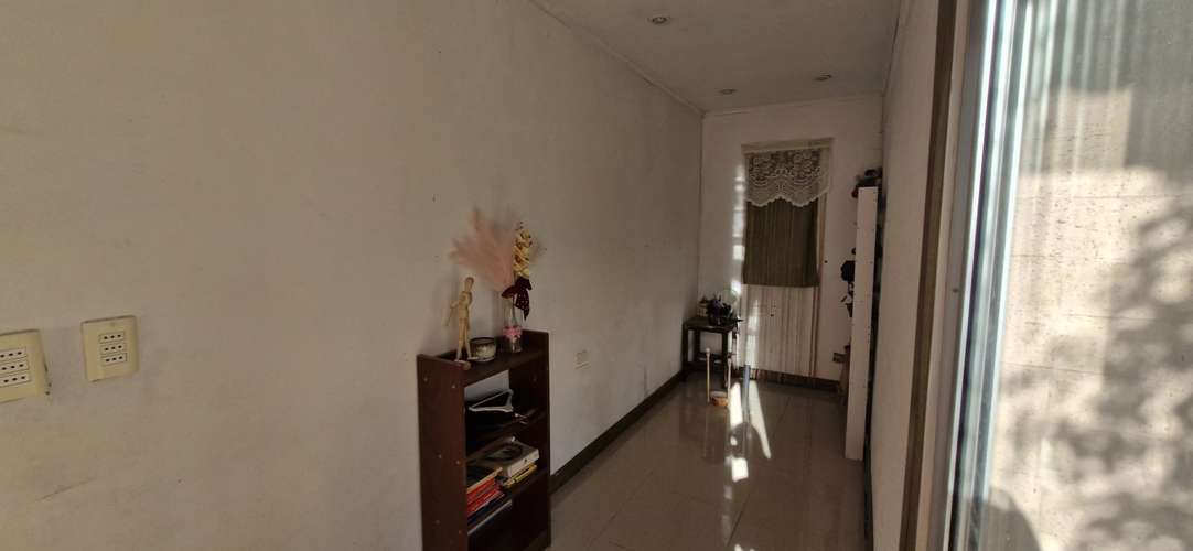 Arriendo de bodega / oficina, en La Cruz, paradero 14,5.  $130.000.