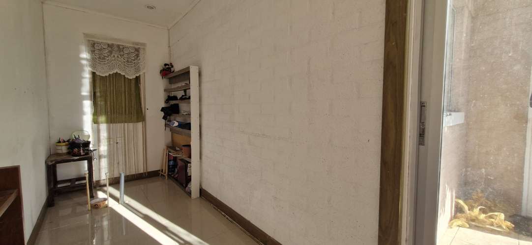 Arriendo de bodega / oficina, en La Cruz, paradero 14,5.  $130.000.