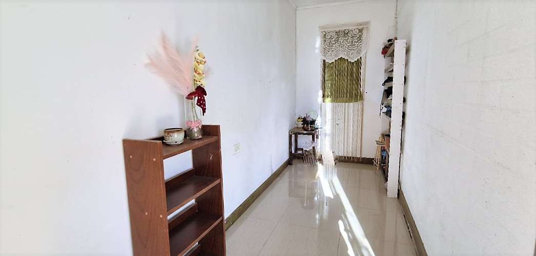 Arriendo de bodega / oficina, en La Cruz, paradero 14,5.  $130.000.