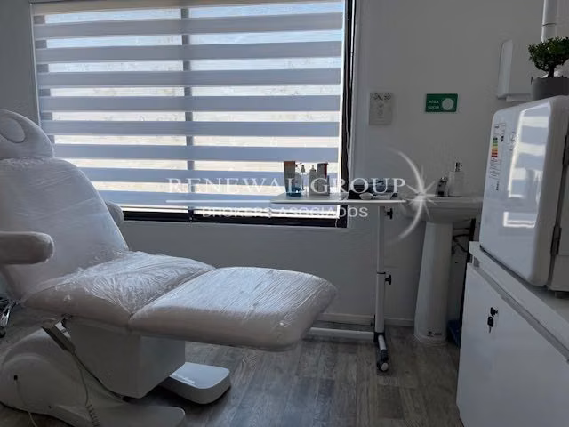 Amplio local comercial con excelente ubicacio (122702)