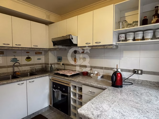 Casa en Sector Residencial a 5 Minutos de la Costanera.