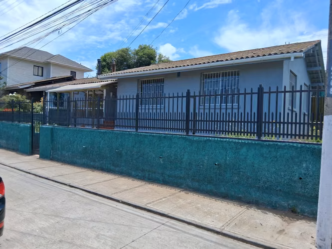 Casa esquina Quellón, Las Dalias San Antonio