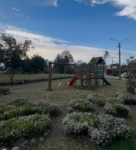 CASA DE 3 PISOS 6 DORM EN CONDOMINIO RÍO VALDIVIA - Imagen 22