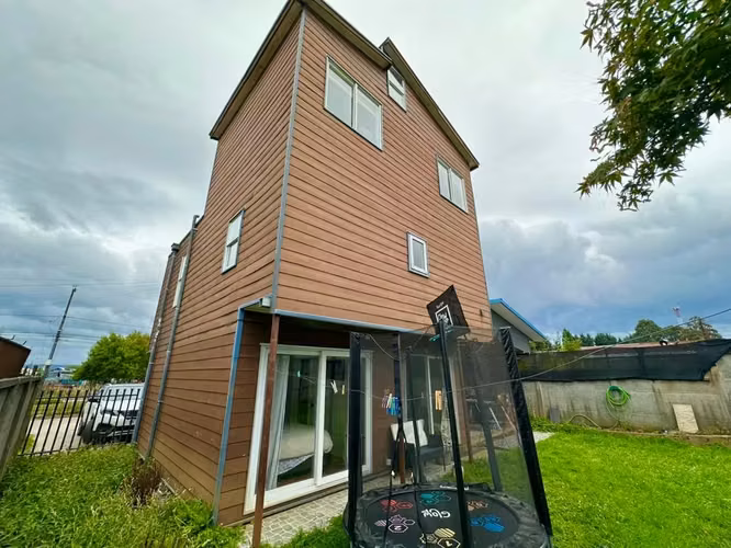 CASA DE 3 PISOS 6 DORM EN CONDOMINIO RÍO VALDIVIA - Imagen 16