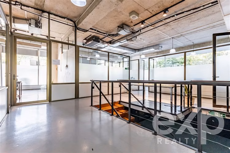 Oportunidad! local Comercial con 2 roles independientes - Imagen 4