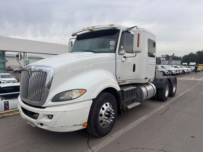 TRACTO CAMION INTERNATIONAL MODELO PROSTAR