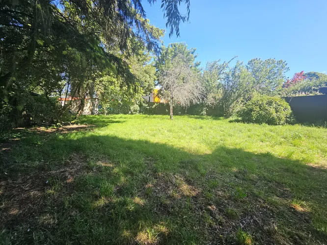 EN ARRIENDO CASA SALIDA SUR 2000 MTS DE TERRENO