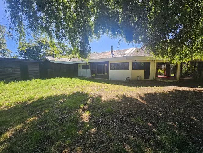 EN ARRIENDO CASA SALIDA SUR 2000 MTS DE TERRENO