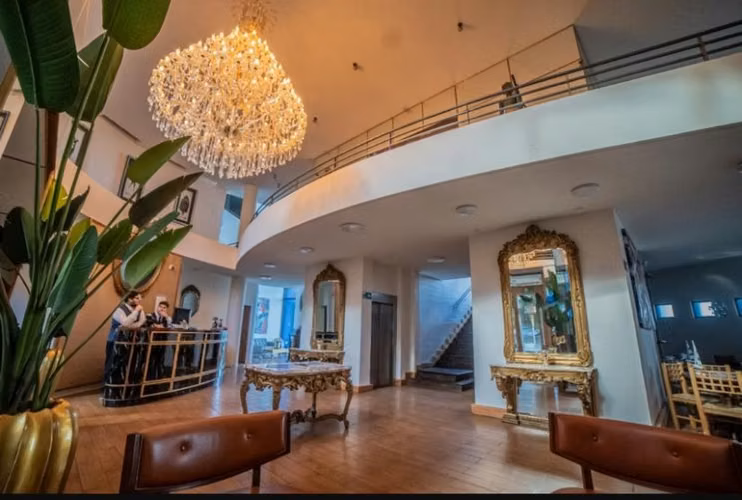 SE ARRIENDA O VENDE HERMOSO HOTEL MIRAMONTI
