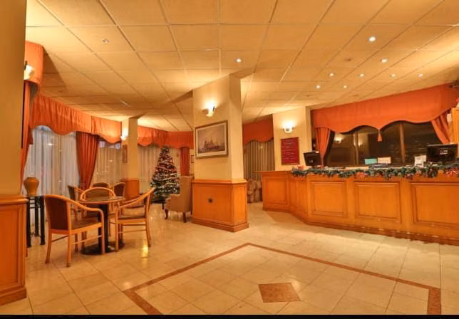 SE ARRIENDA O VENDE HERMOSO HOTEL MIRAMONTI
