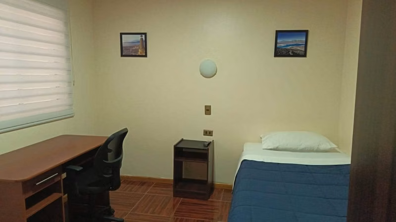 SE ARRIENDA HOSTAL PARA EMPRESA