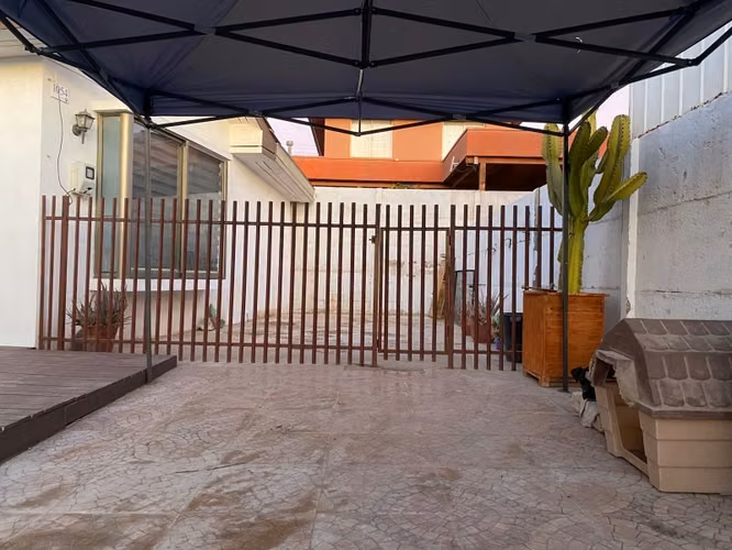 AMPLIA CASA EN SECTOR TIERRA VIVA EN VENTA